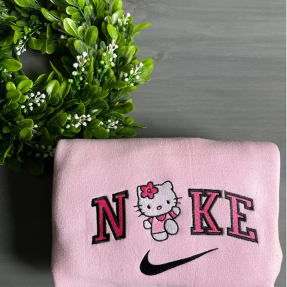Nike Hello kitty Crewneck - Picture 2 of 4